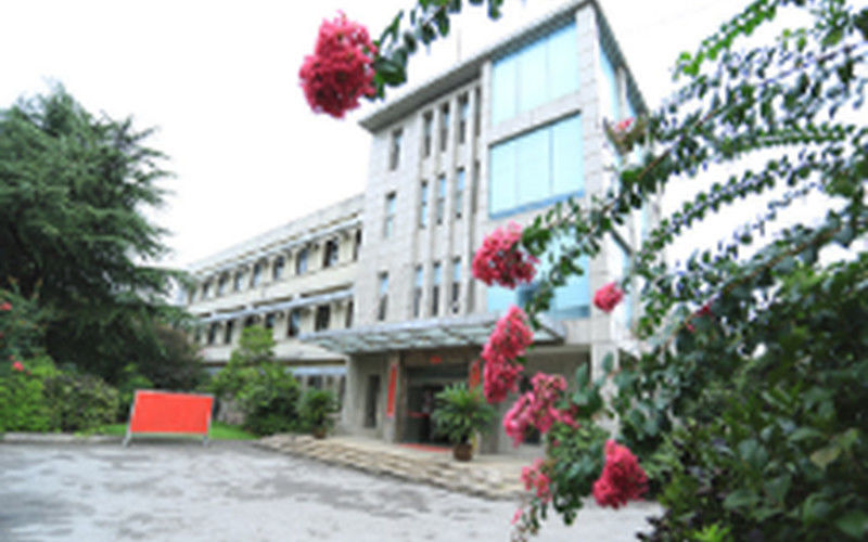 Jiangsu Province Yixing Nonmetallic Chemical Machinery Factory Co., Ltd linea di produzione in fabbrica